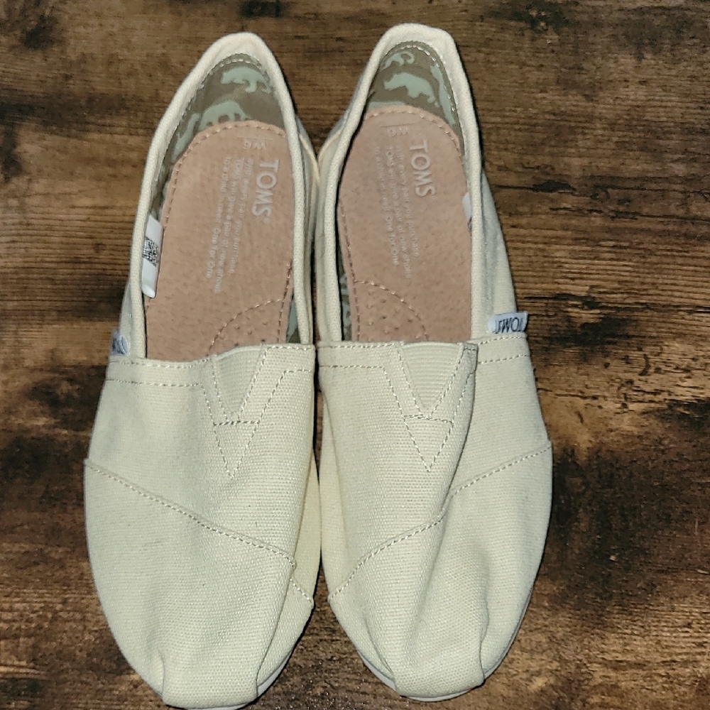 Toms Cream Canvas Flats with Elastic V Insert